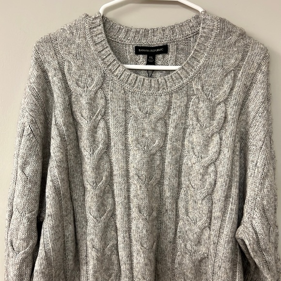 Women’s Size XX-Large Banana Republic Brand Cable Knit Sweater in Heather Grey - Picture 3 of 9